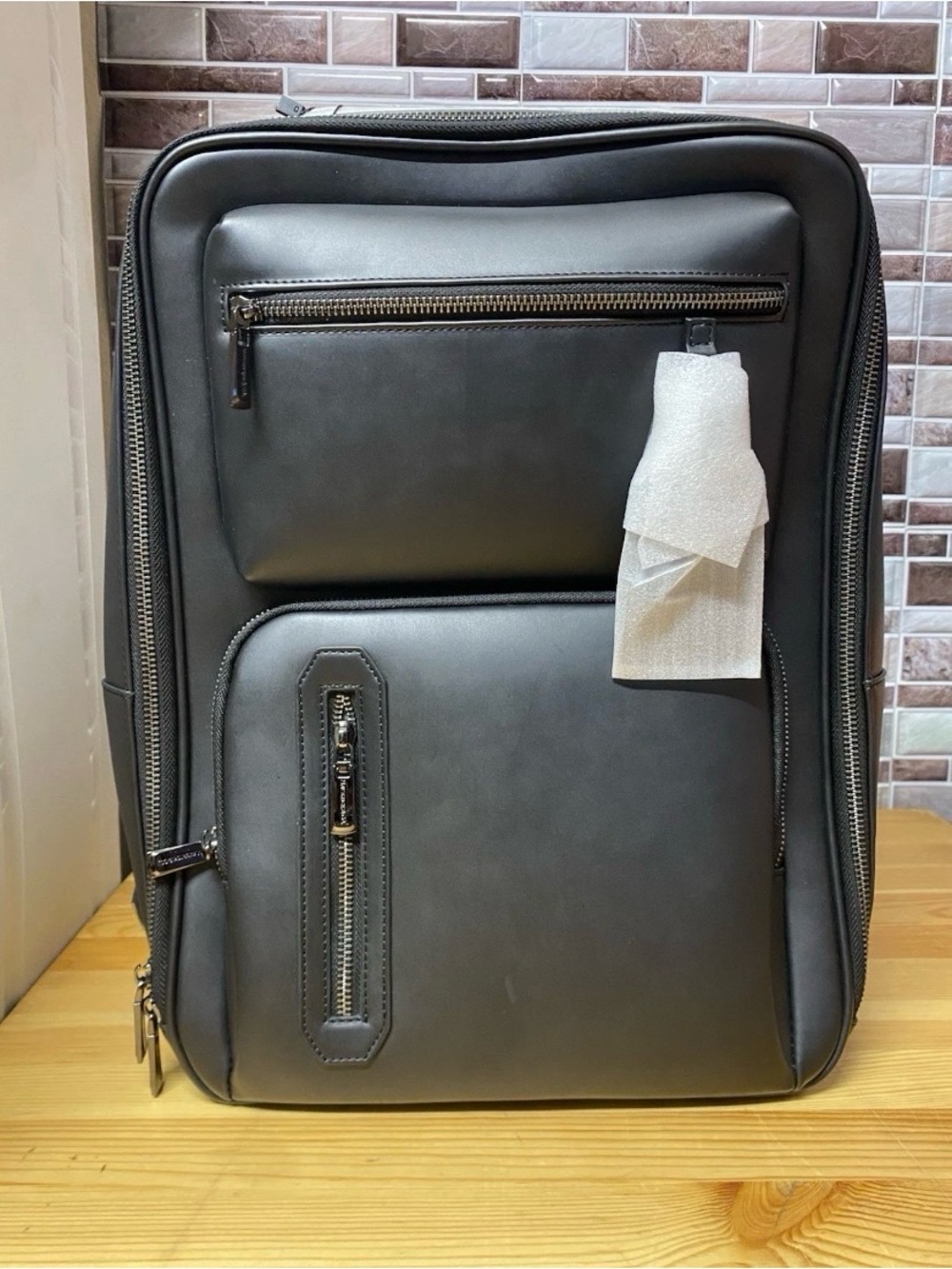 Maverick & Co Explorer Light Backpack Plus Black Leather Laptop Travel Work Bag